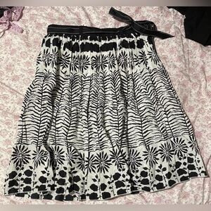 TRES CHIC black white knee length skirt 7